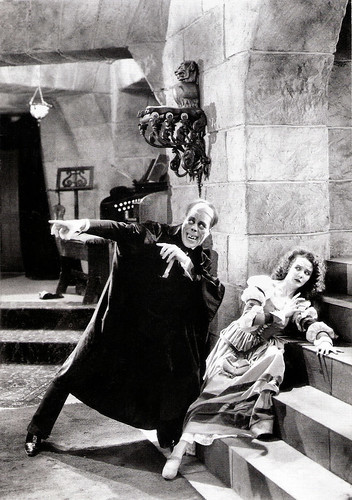 Lon Chaney and Mary Philbin in Phantom of the Opera (1925)