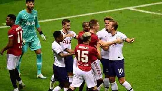 犯规招致两边爆发抵牾