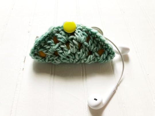 Crochet Earbud Taco Pattern & Tutorial by Vickie Howell for Ask Me Monday