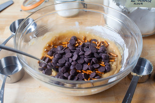 add the pretzels an chocolate