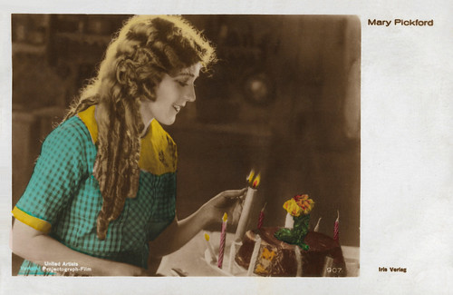 Mary Pickford in Little Annie Rooney (1925)