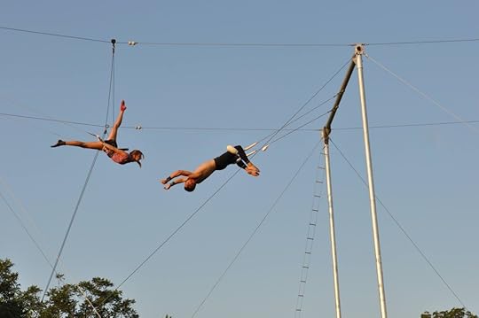 alayna trapeze