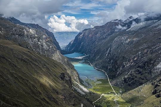 Trekking to Laguna 69 and passing by Laguna de Llanganuco in Peru