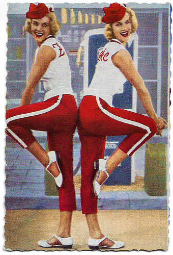 Alice and Ellen Kessler in Vier Mädel aus der Wachau (1957)