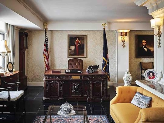 Hamilton-Hotel-Selina-Meyer-Oval-Office-veep-pop-up