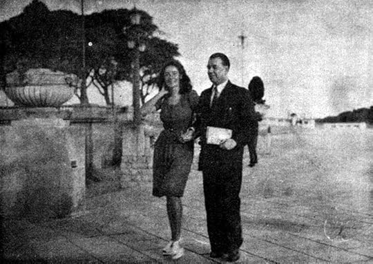 Borges con Estela Canto en el ‘45, según esta página de dónde la tomé. Borges le dedicó a Canto “El aleph”, y, pues, necesitaba una fotito.