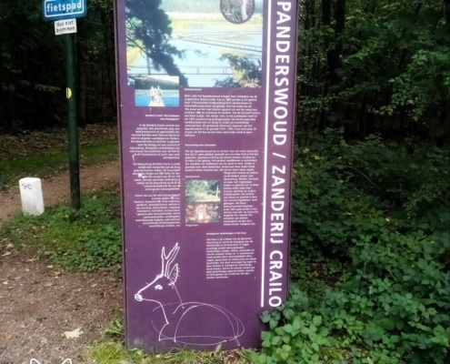 Bord met info over Spanderswoud
