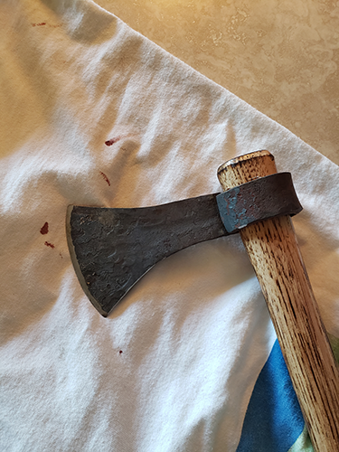 Throwing axe