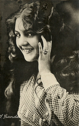 Suzanne Grandais