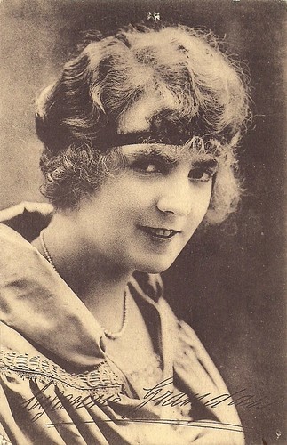 Suzanne Grandais