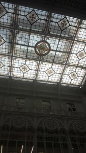 La boveda acristalada de la biblioteca del banco de españa. 