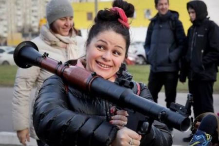 SERIOUS Black Friday Shopper 01