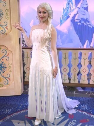 Elsa’s new Frozen II outfit at Disney World.