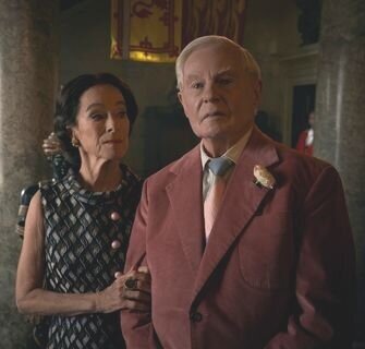 Geraldine Chaplin and Derek Jacobi as the Duke and Duchess of Windsor in Season 3. This scene was meant to take place around 1972.