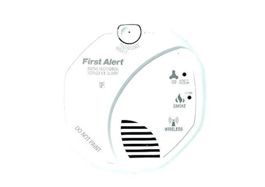first alert carbon monoxide detector solid red light rst alarm beeping 5 beeps stays on smoke car