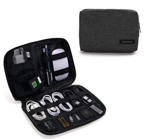 holiday-gift-guide-electronic-travel-case
