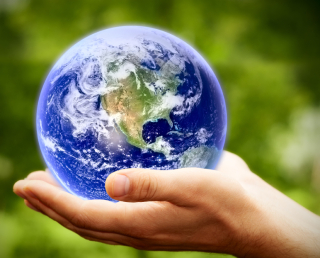 Earth-in-our-hands5