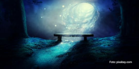 Eine Bank vor einem Wurmloch in einem mystischen Wald. Sternenlicht flutet die Bank.