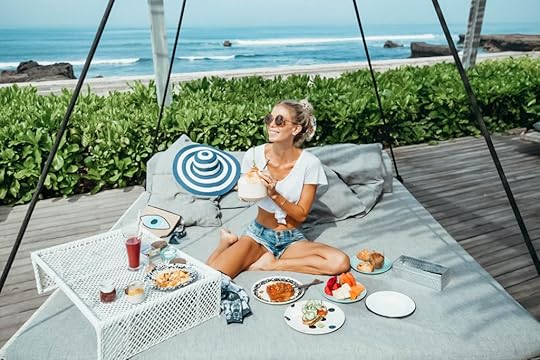 BALI-QUESTIONS-ANSWERED-NIKKI-SHARP-yoga-barn-como-hotel-canggu