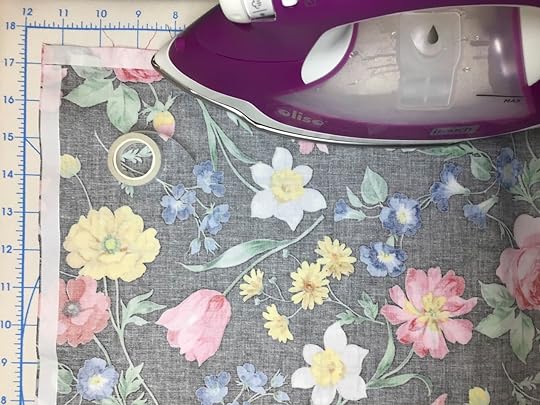 NEW! No-Hassle Table Topper video by the Stitch it! Sisters