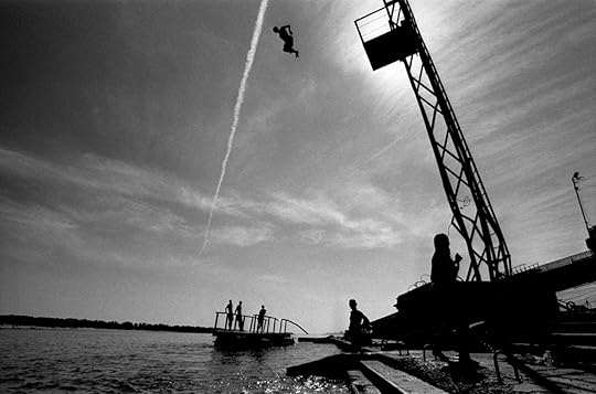 SM_TheSwimmers_0001.jpg