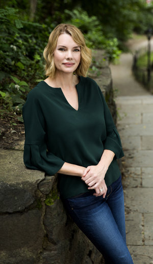 Fiona Davis; photo credit: Deborah Feingold