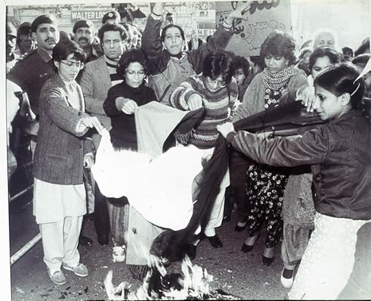 Pakistani women burning dupattas