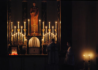 http://www.newliturgicalmovement.org/2018/12/rorate-mass-at-st-stephens-in-portland.html#.XjX5Ohd7mqA