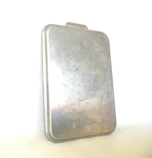 9 x 13 cake pan with lid snap on by