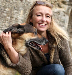 Author Eve Smith with her faithful writing companion, Lola.