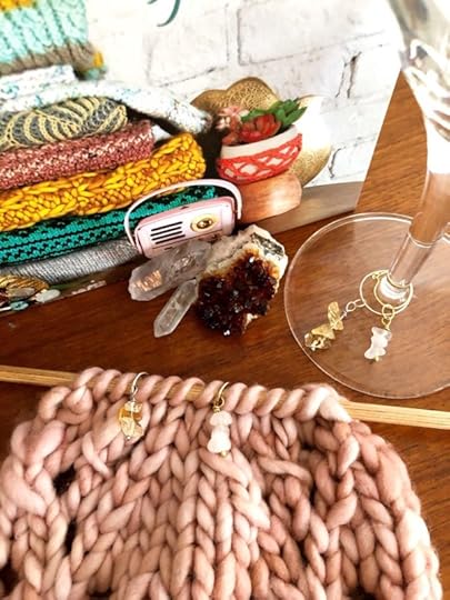 Stitches West : Crystals Stitch Markers with The Knit Vibe's Vickie Howell