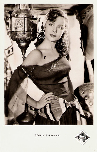 Sonja Ziemann in Die Diebin von Bagdad (1952)