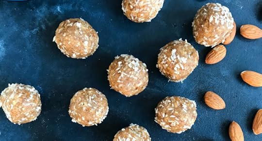 vanilla coconut collagen bites
