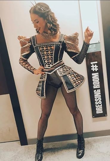 Lauren Drew wearing the updated Aragon costume on the UK Tour. Photo thanks to her instagram at @_laurendrew1.