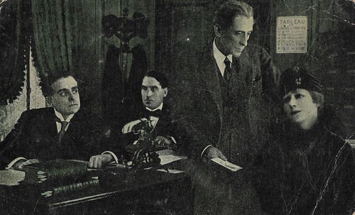 Georges Tréville in Blessée au coeur (1917)