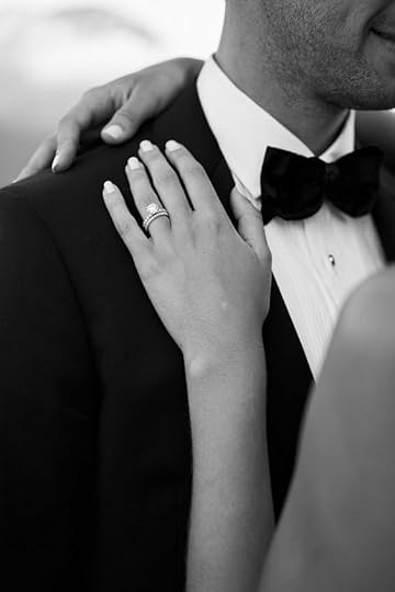 classic bride and groom wedding photo ideas