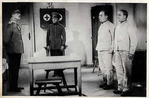Fritz Schulz and Paul Heidemann in Dienst ist Dienst (1931)