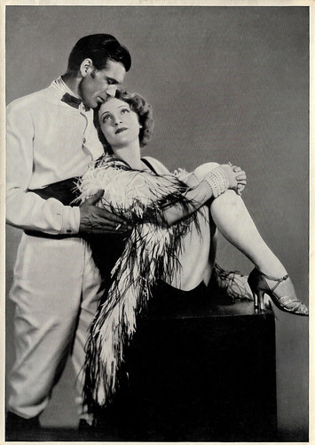 Gary Cooper and Marlene Dietrich in Morocco (Herzen in Flammen) (1931)