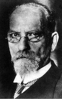 Edmund Husserl 1910s.jpg