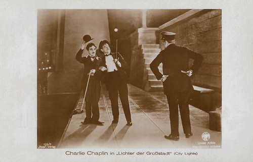 Charlie Chaplin and Harry Myers in City Lights (1931)