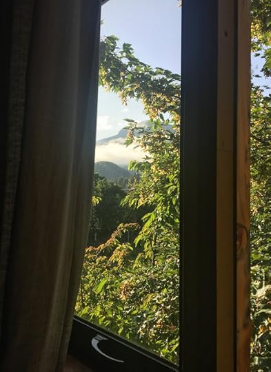 Priveliste din zori, de la fereastra camerei noastre; Futaleufú, Chile