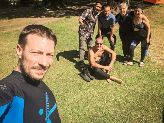 (st->dr:) Marcel, Pedro, Romain, eu, Angélica si domnul din Canare = o echipa latina