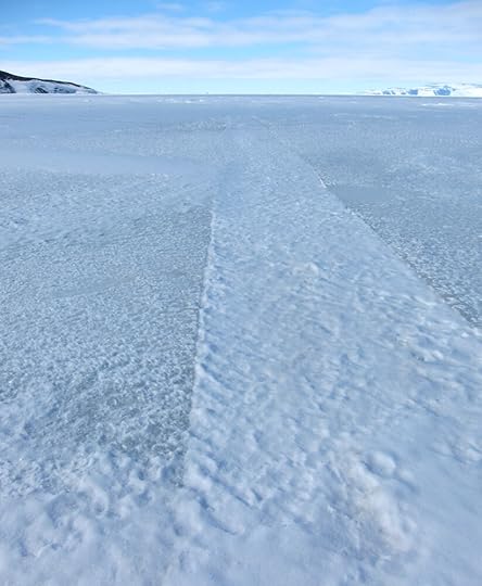 seaice-snowedcrack1_sm.jpg