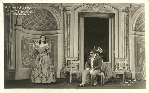 Lola Braccini and Antonio Gandusio in the play Il Diplomatico
