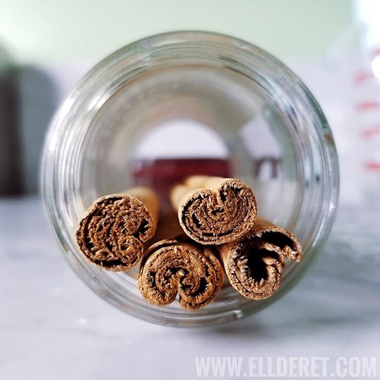 ( Cinnamomum verum ) Ceylon Cinnamon or “True Cinnamon” aka Mexican Cinnamon