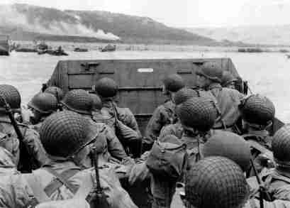american-troops-approaching-omaha-beach-on-normandy-beach-d-day-world-war-ii_800