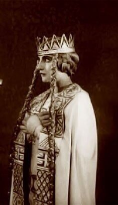 die%252Bnibelungen%252Bevil%252Bqueen%252Bsnow%252Bwhite%252Bhistorical%252Binspiration.jpg