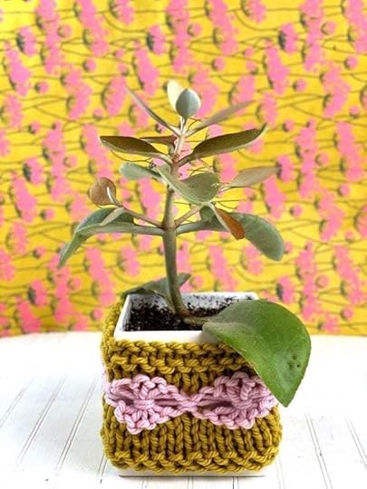 May Flowers Stitches Pot Cozy | Free Pattern by Vickie Howell