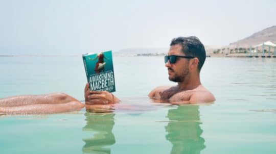 Carmen Amato book reader