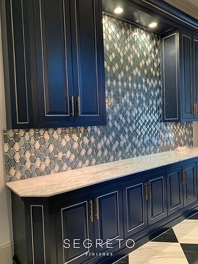 Silver Detail on cabinet bead